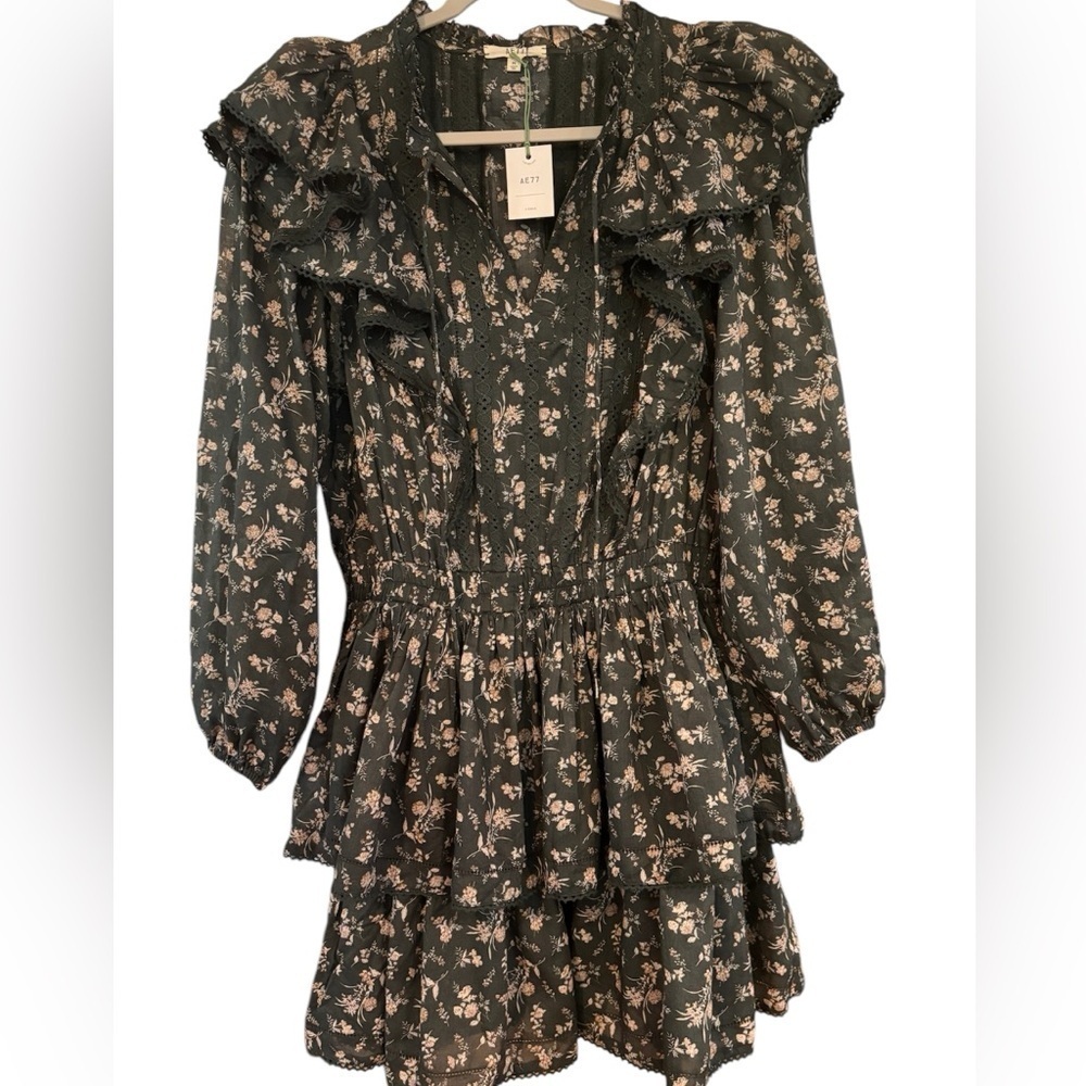 AE77 American Eagle Premium Floral Dress NWT - Picture 1 of 6